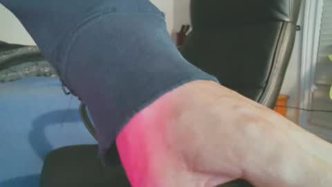 shyboyhugecum2020 online show from October 2, 2025, 2:29 am