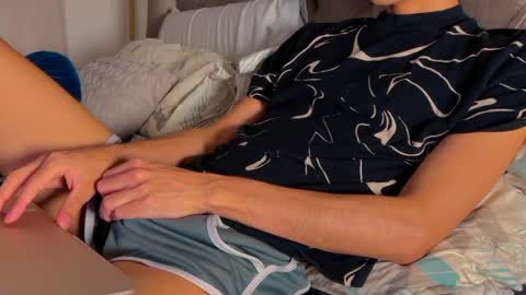 shydude666 online show from December 13, 2024, 9:52 pm