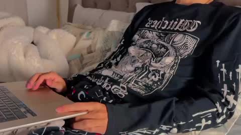 shydude666 online show from December 28, 2024, 8:04 pm