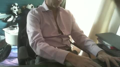 shyfrenchcock online show from November 12, 2025, 9:53 am