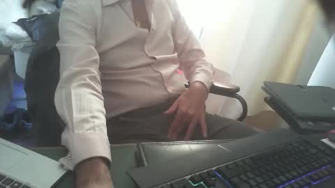 shyfrenchcock online show from November 27, 2025, 2:08 pm