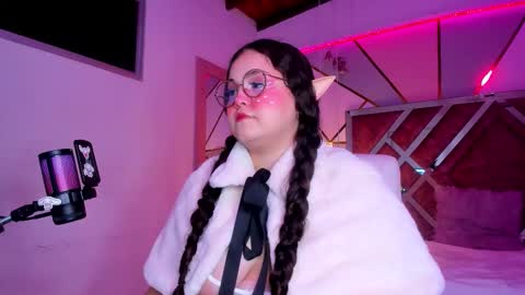 Shyly online show from February 25, 2026, 5:28 am