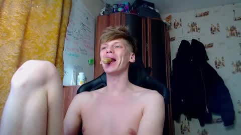 Snapshot of shyredstar chatting on January 16, 2026, 6:17 am Tom and Betty online show from January 16, 2026, 6:17 am