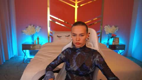 shyysiren online show from September 11, 2025, 6:24 am