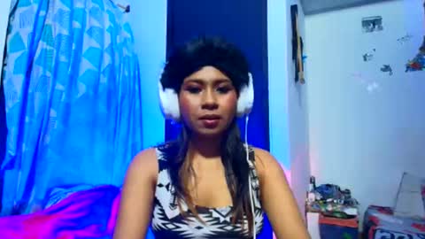 Snapshot of siara_bonny chatting on February 24, 2026, 4:43 am Siara online show from February 24, 2026, 4:43 am