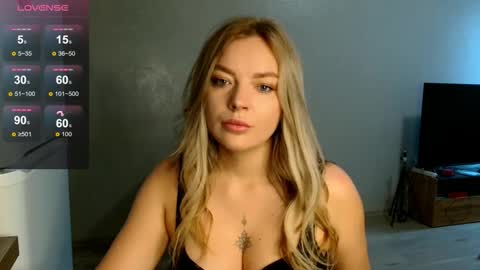 Snapshot of siberian_girl_ chatting on October 30, 2025, 2:57 am Eva online show from October 30, 2025, 2:57 am