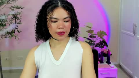 Vaiolet online show from April 6, 2026, 3:24 pm