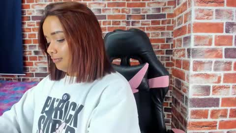 sienna_lux01 online show from March 10, 2026, 1:32 am