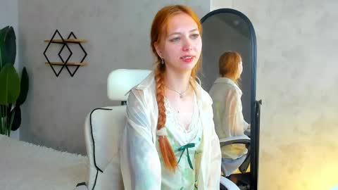 Sienna online show from April 16, 2026, 9:10 am