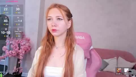 Snapshot of sienna_nyx chatting on June 19, 2026, 9:02 am Sienna online show from June 19, 2026, 9:02 am