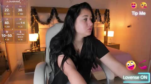 Sienna  online show from November 15, 2025, 11:29 am