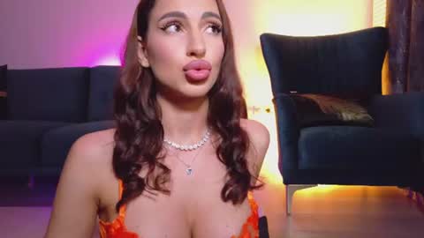 Sienna online show from June 29, 2026, 9:15 pm