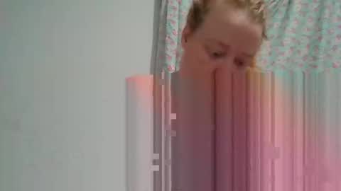 Snapshot of sierra_bby chatting on May 10, 2026, 1:11 am sierra_bby online show from May 10, 2026, 1:11 am