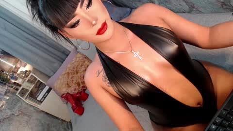 Snapshot of sierrafina_mcbride chatting on February 4, 2026, 8:36 pm Sierrafina online show from February 4, 2026, 8:36 pm