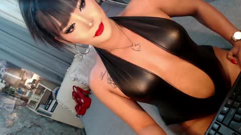 Sierrafina online show from April 20, 2026, 5:21 am