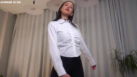 Eva  online show from January 16, 2026, 11:25 am