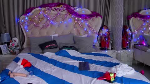 SilasCollins online show from December 22, 2024, 4:59 pm