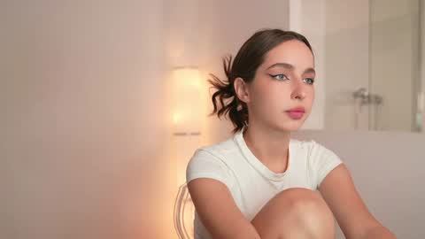 Snapshot of silent_chill chatting on December 6, 2024, 10:16 am Chilli online show from December 6, 2024, 10:16 am