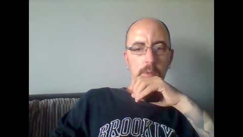 Silent V online show from October 5, 2025, 3:32 pm