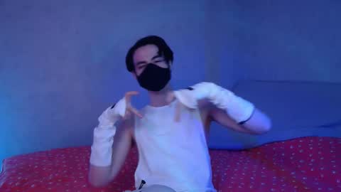 Snapshot of silinti chatting on December 22, 2025, 12:13 pm Silinti online show from December 22, 2025, 12:13 pm