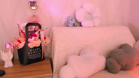 silk_ann online show from February 4, 2026, 8:42 am