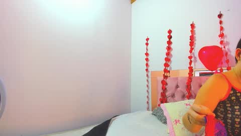 Snapshot of silvana_wenz chatting on February 18, 2025, 12:28 pm Silvana online show from February 18, 2025, 12:28 pm