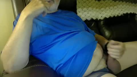 Daddy Bear online show from September 24, 2025, 9:34 am