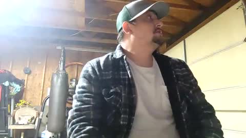 Snapshot of silverfox706 chatting on December 22, 2024, 2:17 am Jay Silverfox706 online show from December 22, 2024, 2:17 am