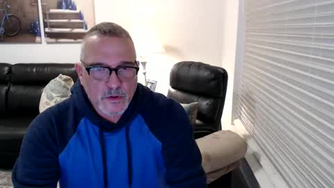 Snapshot of silveroli187 chatting on February 5, 2025, 4:36 pm silveroli187 online show from February 5, 2025, 4:36 pm