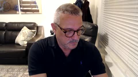 Snapshot of silveroli187 chatting on September 17, 2025, 1:46 pm silveroli187 online show from September 17, 2025, 1:46 pm