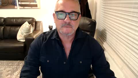 Snapshot of silveroli187 chatting on September 22, 2025, 1:46 pm silveroli187 online show from September 22, 2025, 1:46 pm