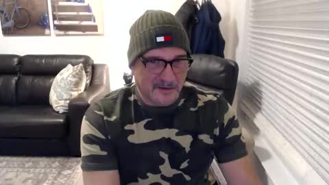 Snapshot of silveroli187 chatting on November 20, 2025, 3:12 pm silveroli187 online show from November 20, 2025, 3:12 pm