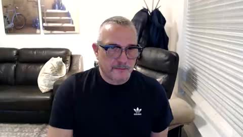 Snapshot of silveroli187 chatting on November 27, 2025, 3:36 pm silveroli187 online show from November 27, 2025, 3:36 pm