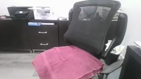 Snapshot of silvertick70 chatting on January 19, 2025, 4:54 am silvertick70 online show from January 19, 2025, 4:54 am