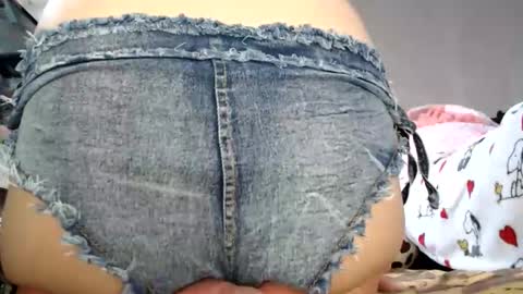 silviajpn online show from March 12, 2026, 4:18 am