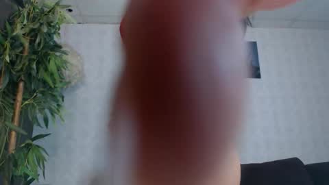 Silvia online show from December 22, 2025, 7:27 am