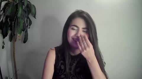 Snapshot of silviecollins chatting on January 7, 2025, 12:45 am Silvie online show from January 7, 2025, 12:45 am