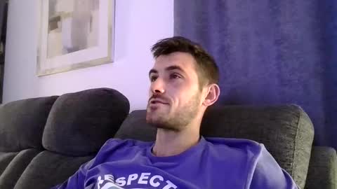 simomoliver online show from November 23, 2025, 11:26 pm