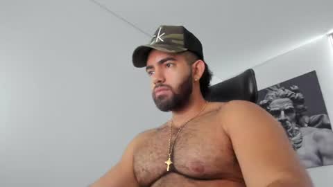 simon_leon01 online show from July 11, 2026, 3:04 pm