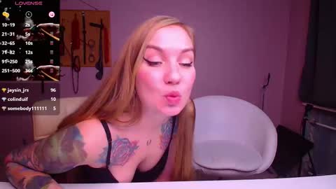 simona_moonshine online show from October 3, 2025, 8:17 pm