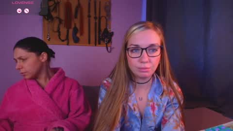 simona_moonshine online show from April 10, 2026, 9:25 am