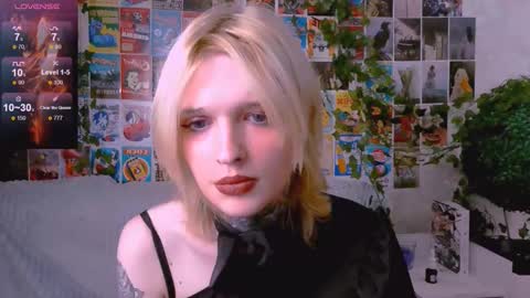 Simona online show from November 8, 2025, 9:35 pm