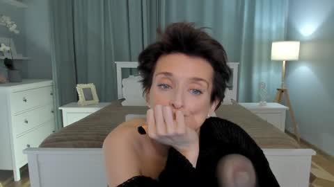 Simona  online show from December 20, 2024, 1:43 pm