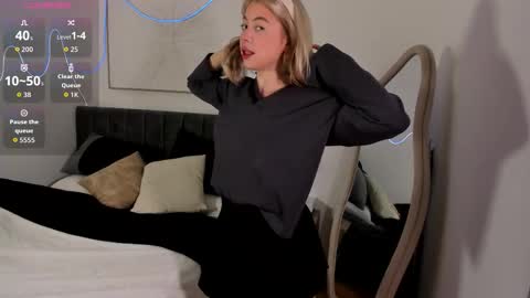 SimonaGerry online show from November 10, 2025, 3:38 am