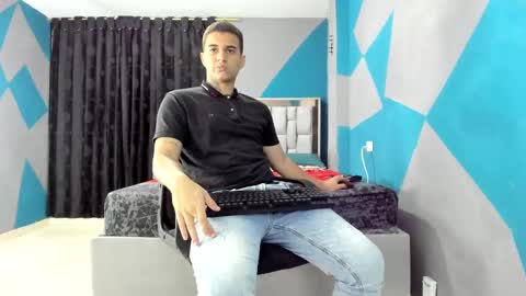 Snapshot of simonkeler chatting on December 2, 2024, 9:45 am SIMON KELER online show from December 2, 2024, 9:45 am