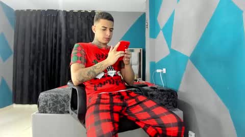 Snapshot of simonkeler chatting on December 8, 2024, 11:08 pm SIMON KELER online show from December 8, 2024, 11:08 pm