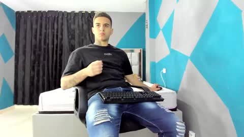 Snapshot of simonkeler chatting on December 11, 2024, 3:02 am SIMON KELER online show from December 11, 2024, 3:02 am