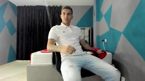 Snapshot of simonkeler chatting on December 29, 2024, 10:47 pm SIMON KELER online show from December 29, 2024, 10:47 pm