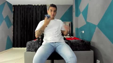 Snapshot of simonkeler chatting on January 28, 2025, 5:03 pm SIMON KELER online show from January 28, 2025, 5:03 pm