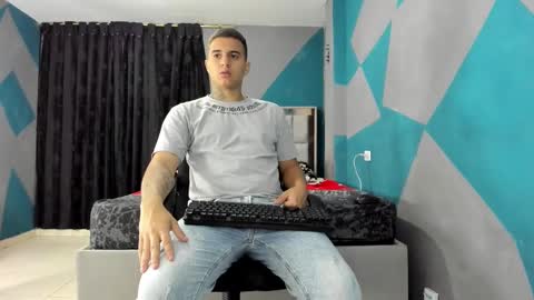 Snapshot of simonkeler chatting on February 19, 2025, 3:28 am SIMON KELER online show from February 19, 2025, 3:28 am